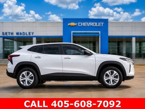 Used 2026 Chevrolet Trax LS w/ Driver Confidence Package FWD image 8