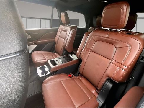 Used 2025 Lincoln Aviator Reserve w/ Equipment Group 201A AWD/4WD image 27