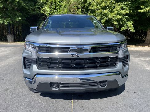 Used 2025 Chevrolet Silverado 1500 LT AWD/4WD image 3