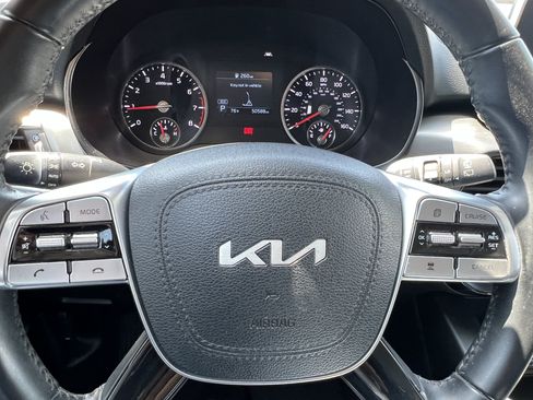 Used 2022 Kia Telluride LX FWD image 25
