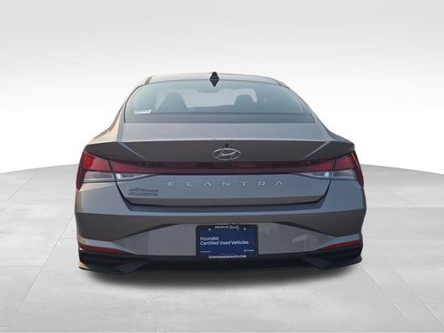 Used 2023 Hyundai Elantra SE FWD image 5