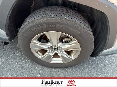 Used 2025 Toyota RAV4 LE AWD/4WD image 17