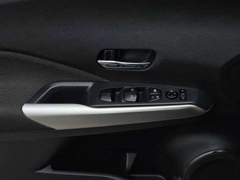 Used 2020 Nissan Kicks SV image 22