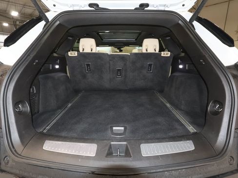 Used 2018 Cadillac XT5 Premium Luxury FWD image 16