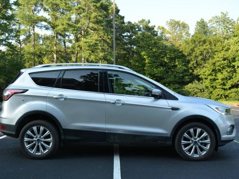 Used 2018 Ford Escape Titanium AWD/4WD image 4