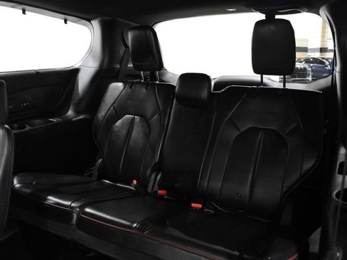 Used 2020 Chrysler Pacifica Limited image 28
