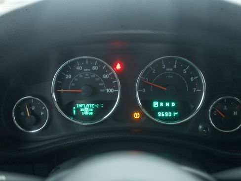 Used 2017 Jeep Wrangler Unlimited Sahara w/ Connectivity Group image 14