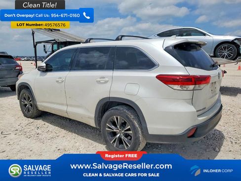 Used 2018 Toyota Highlander Plus FWD image 3