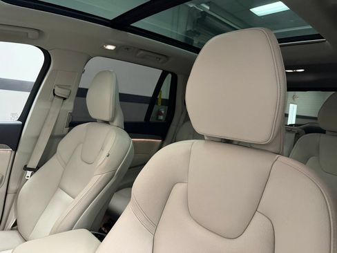 Used 2023 Volvo XC90 B6 Plus AWD/4WD image 25