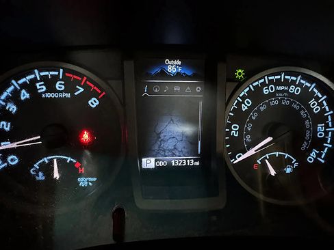 Used 2016 Toyota Tacoma TRD Sport w/ Towing Package RWD image 17