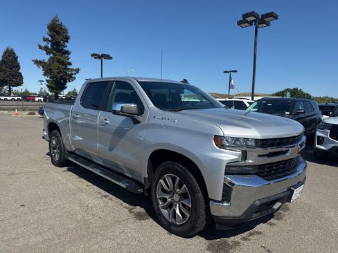 Used 2022 Chevrolet Silverado 1500 LT w/ Bed Protection Package image 2