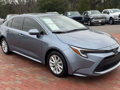 Used 2023 Toyota Corolla XLE image 5