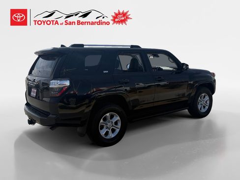 Certified 2022 Toyota 4Runner SR5 Premium AWD/4WD image 5