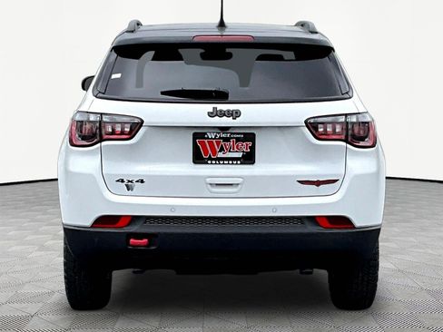 New 2026 Jeep Compass Trailhawk w/ Sun, Sound & Navigation Group AWD/4WD image 5