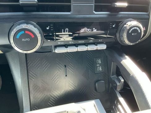 Used 2025 Toyota Tacoma TRD Off-Road AWD/4WD image 23