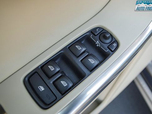Used 2015 Volvo XC60 T5 AWD/4WD image 11
