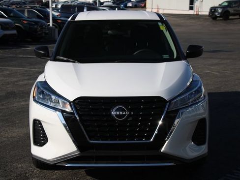Certified 2025 Nissan Kicks Play S FWD image 7