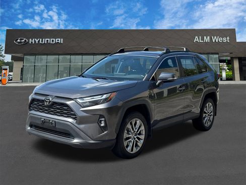 Used 2022 Toyota RAV4 XLE Premium FWD image 1