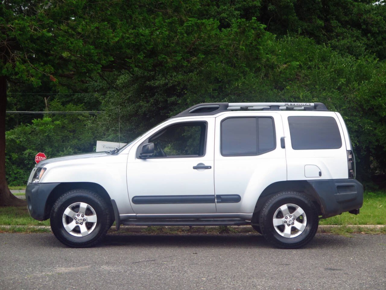 Used 2011 Nissan Xterra S w/ 4X4 Value Package image 2