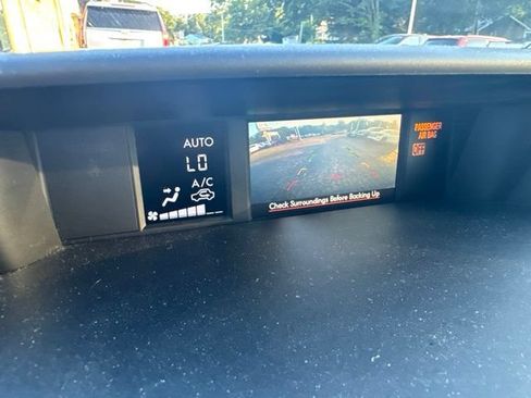 Used 2015 Subaru Forester 2.5i Limited AWD/4WD image 18