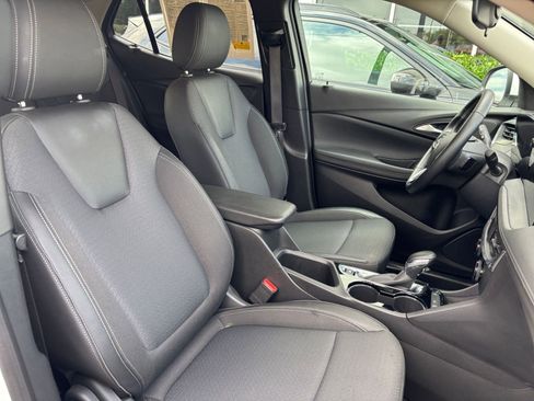 Used 2025 Buick Encore GX Preferred FWD image 35
