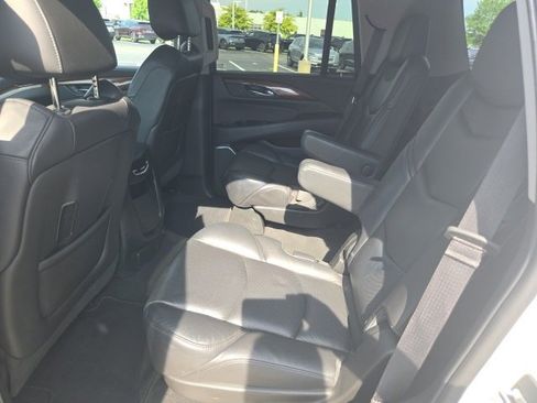 Used 2018 Cadillac Escalade Luxury image 25