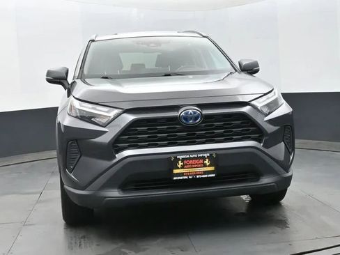 Used 2022 Toyota RAV4 XLE w/ Convenience Package AWD/4WD image 3