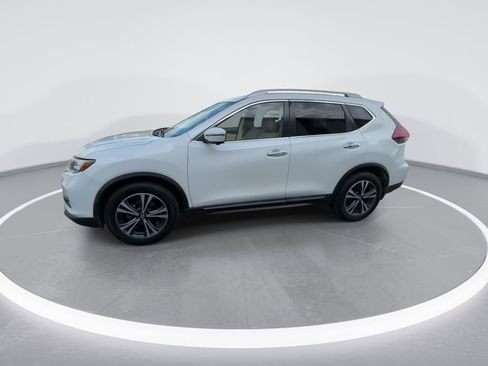 Used 2018 Nissan Rogue SL w/ Premium Package FWD image 4