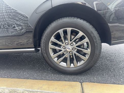 Used 2021 Ford Expedition Limited image 35