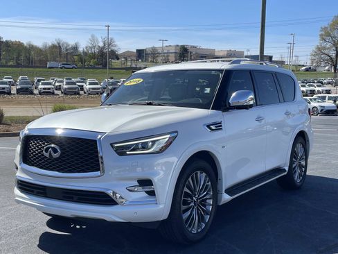 Used 2018 INFINITI QX80 4WD w/ Deluxe Technology Package image 3