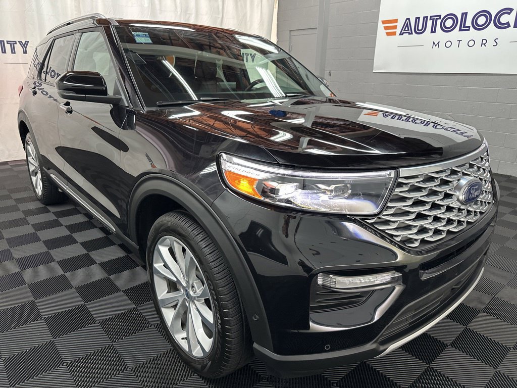 Used 2024 Ford Explorer Platinum w/ Technology Package AWD/4WD image 2