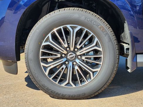 New 2025 Nissan Armada SL image 11