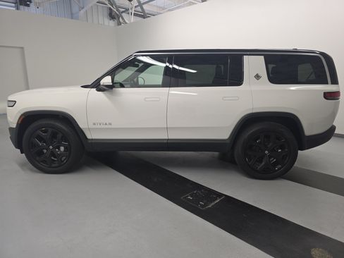 Used 2024 Rivian R1S Adventure AWD/4WD image 2