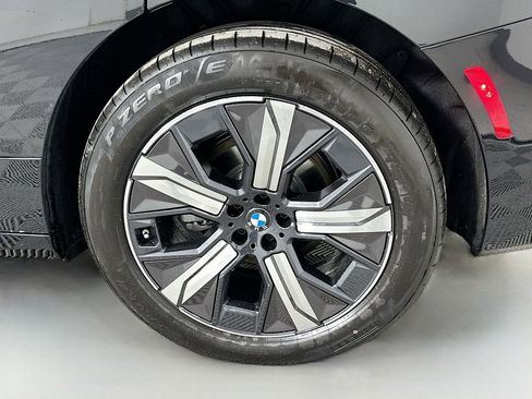 Used 2026 BMW iX xDrive60 image 23