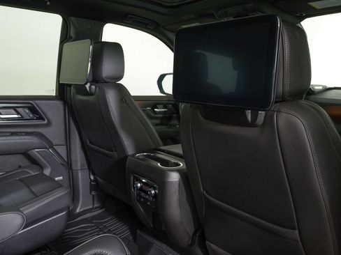 Used 2026 GMC Yukon Denali w/ Denali Reserve Package AWD/4WD image 11