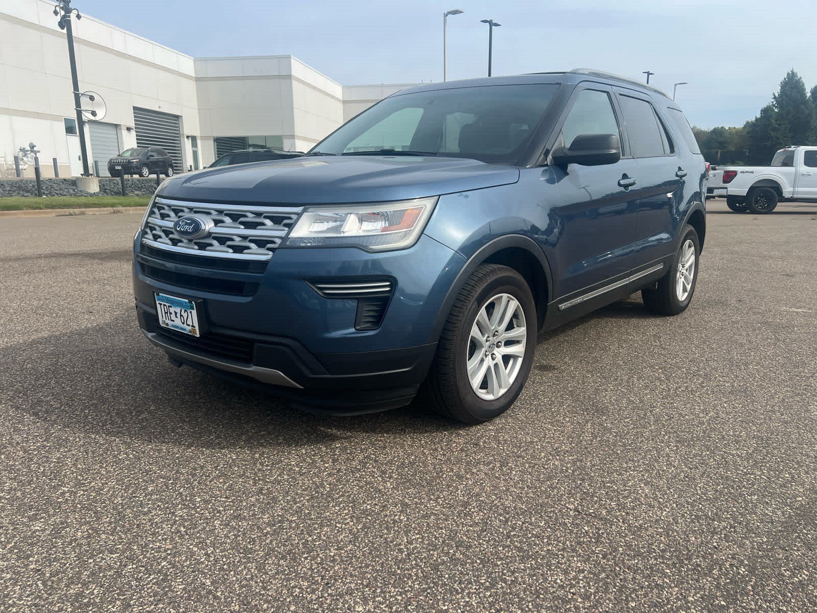 Used 2019 Ford Explorer XLT w/ Class III Trailer Tow Package AWD/4WD image 3