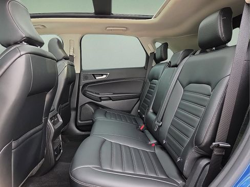 Certified 2024 Ford Edge SEL w/ Convenience Package AWD/4WD image 10