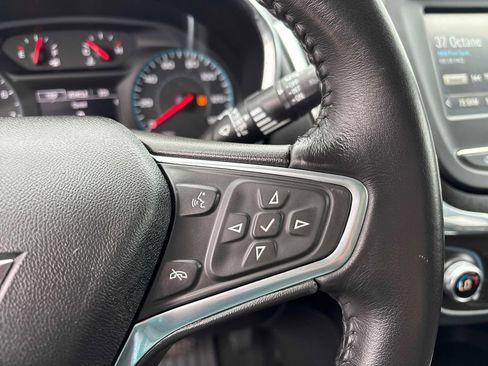 Used 2018 Chevrolet Equinox LT AWD/4WD image 15