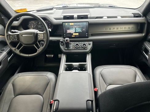 Used 2025 Land Rover Defender 110 X image 9