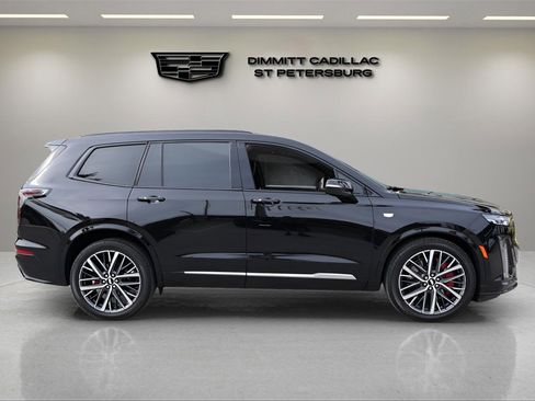 Used 2023 Cadillac XT6 Sport image 6