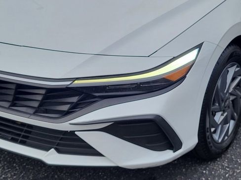 Used 2024 Hyundai Elantra SEL image 7