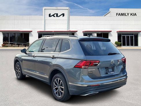 Used 2020 Volkswagen Tiguan SE image 4