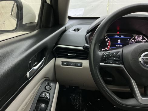 Used 2019 Nissan Altima 2.5 S FWD image 32