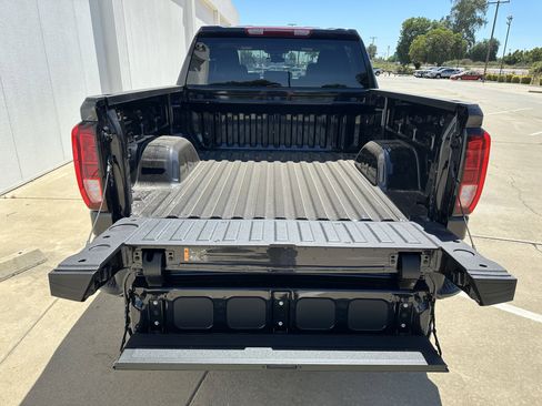 New 2026 GMC Sierra 1500 Elevation image 8