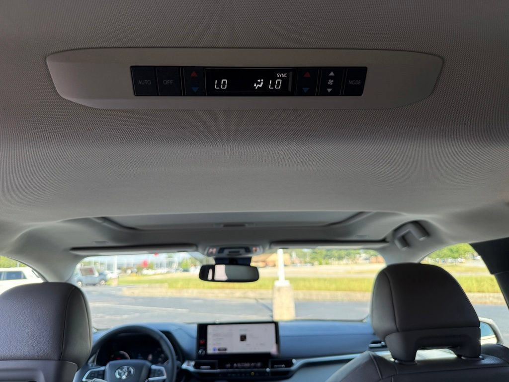 Certified 2026 Toyota Sienna XLE AWD/4WD image 37