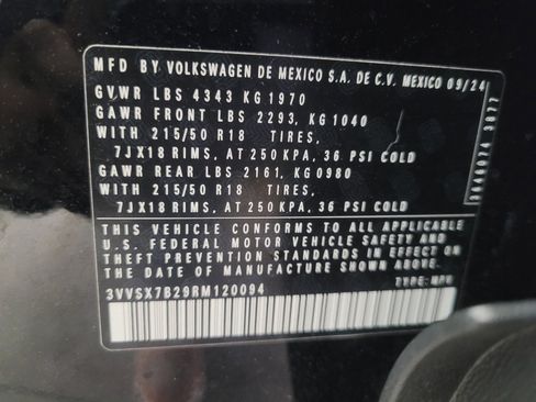 Used 2024 Volkswagen Taos SE image 33