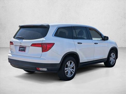 Used 2018 Honda Pilot LX image 5