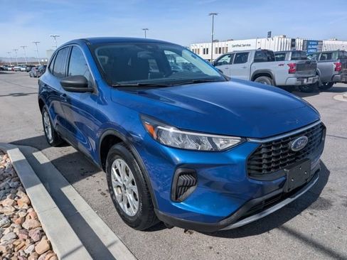 Used 2023 Ford Escape Active AWD/4WD image 3