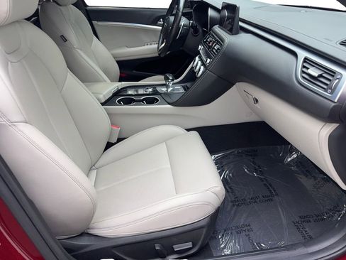 Used 2023 Genesis G70 2.0T image 45