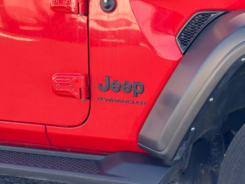 Used 2023 Jeep Wrangler Unlimited Sport AWD/4WD image 4